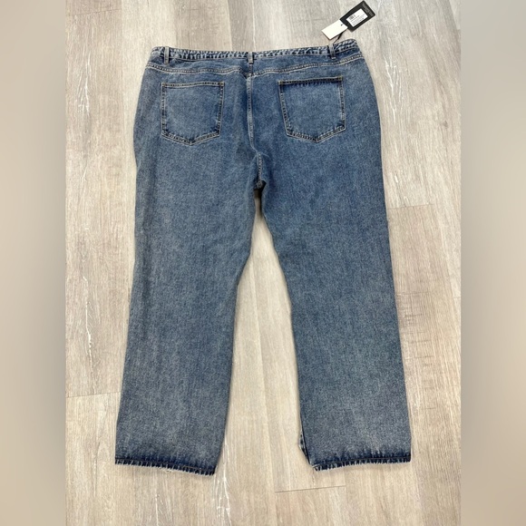 PrettyLittleThing Distressed Jeans - New - Size 26 - Picture 3 of 4